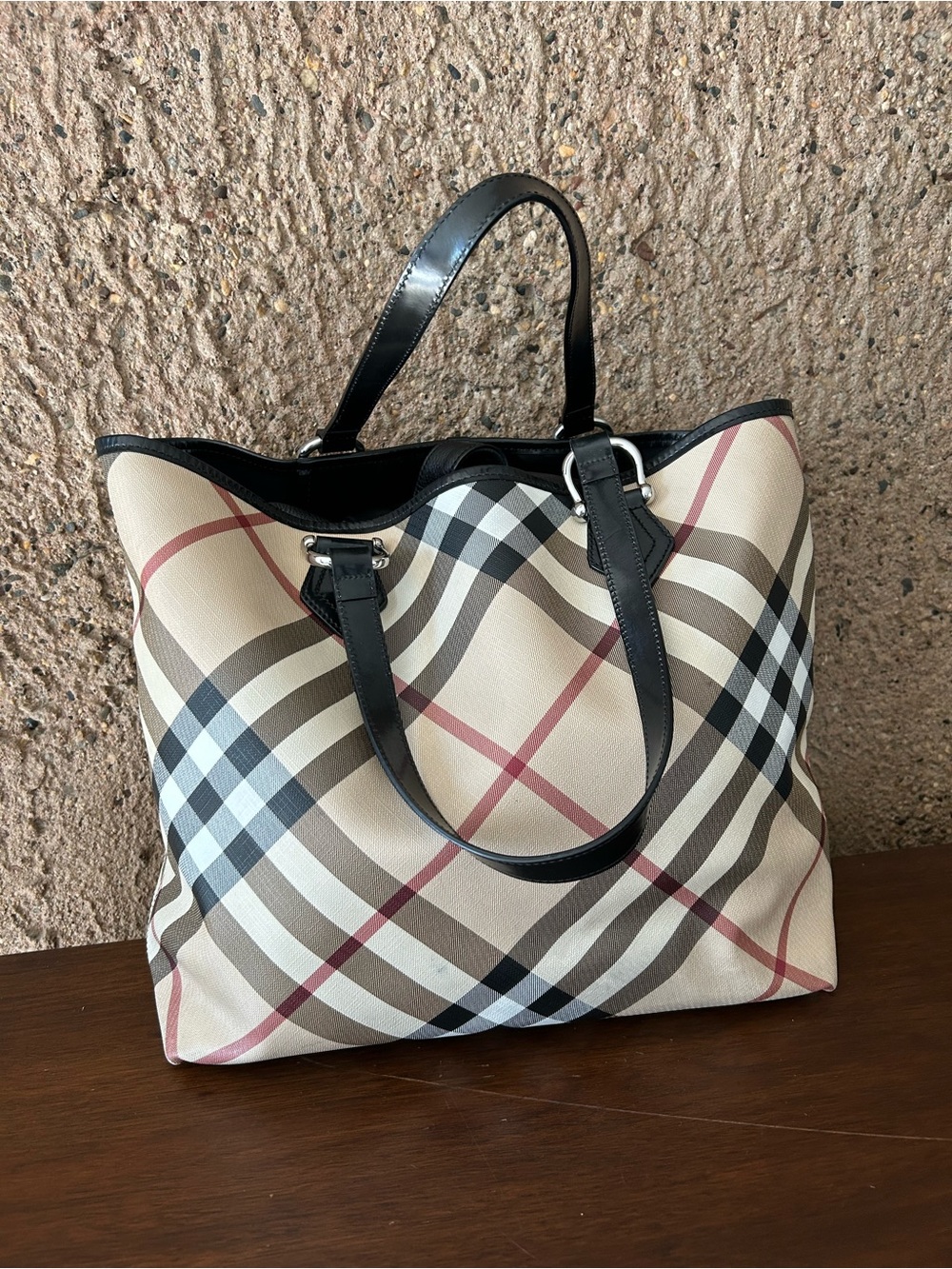 Burberry Classic Nova Check Large Tote Bag | Black Trim - Picture 16 of 16